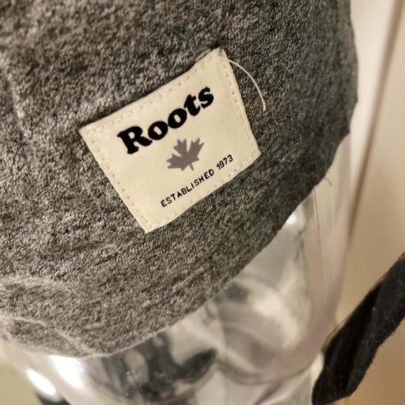 ROOTS BASEBALL TEE 🦫🇨🇦🍁 - Picture 2 of 3